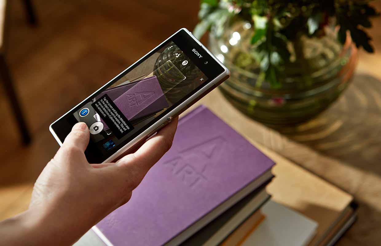 Xperia Z1’s Info-eye function gives you information on the object you just photographed.
